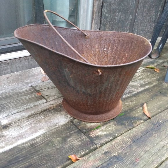 Antique Metal Ash Coal Bucket Planter Rustic Decor Farmhouse Primitive - Picture 1 of 10